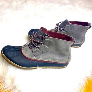 SOLD SOREL Out n’ About Grey Leather Waterproof Size 10 Women’s Boots